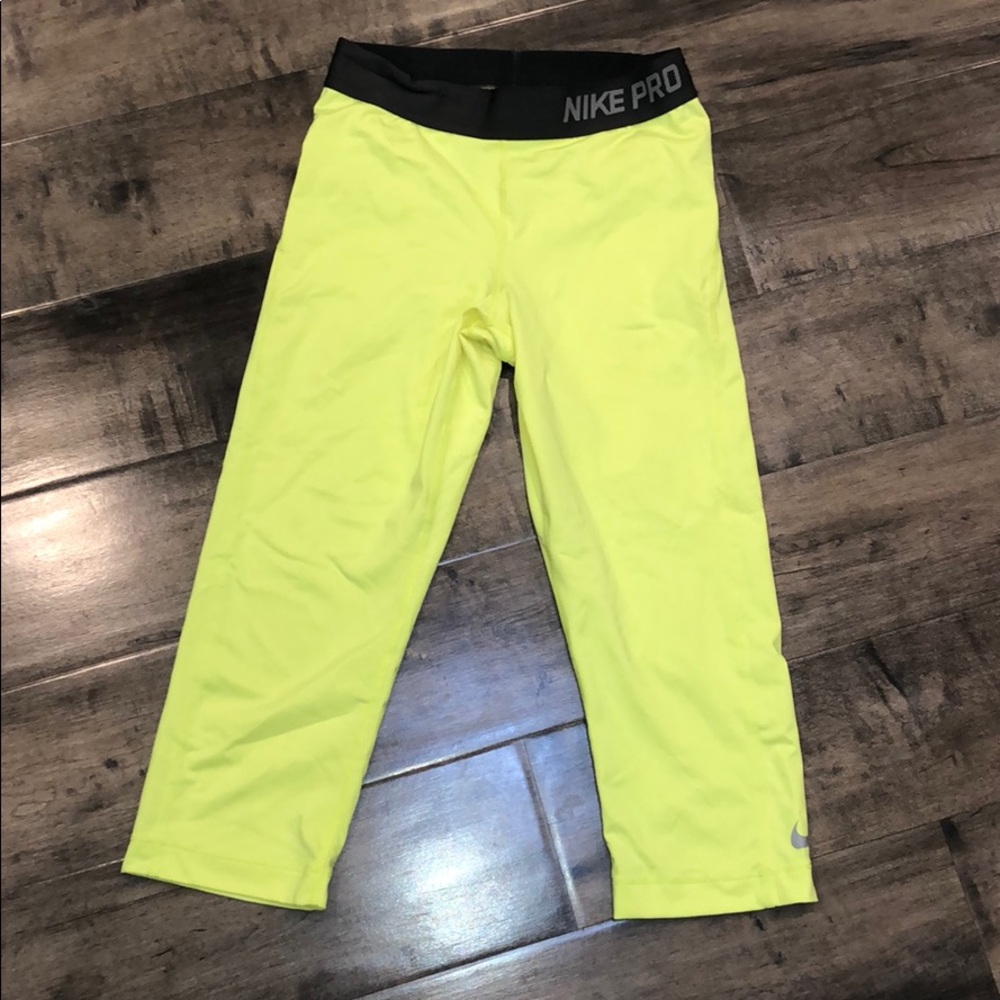 Nike Capri Leggings Size Small